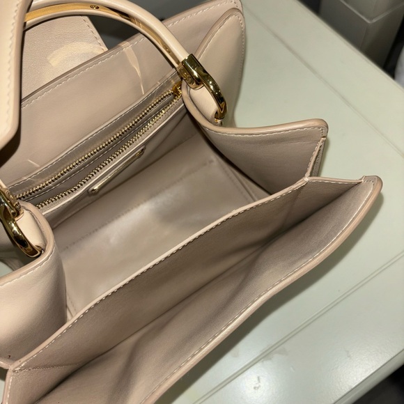 Ferragamo Thea bag - Picture 9 of 10